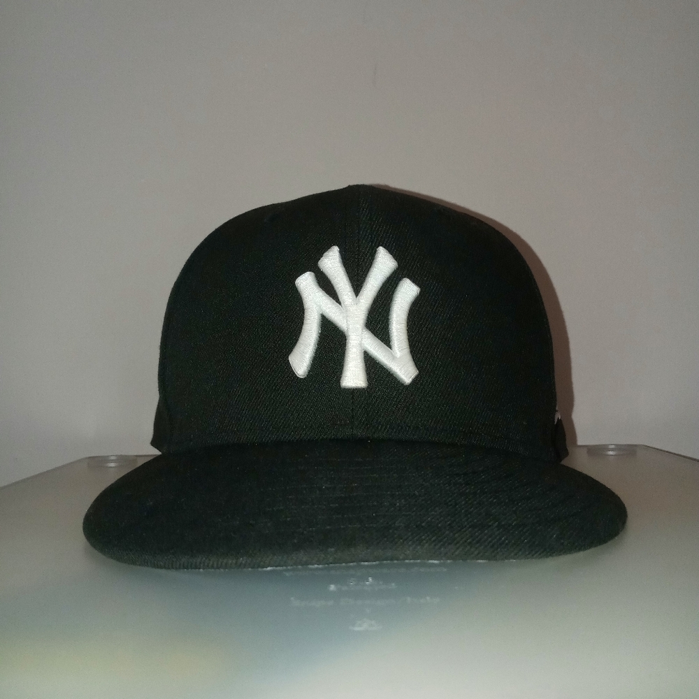 New York Yankees New Era Fitted Cap 7 3/8